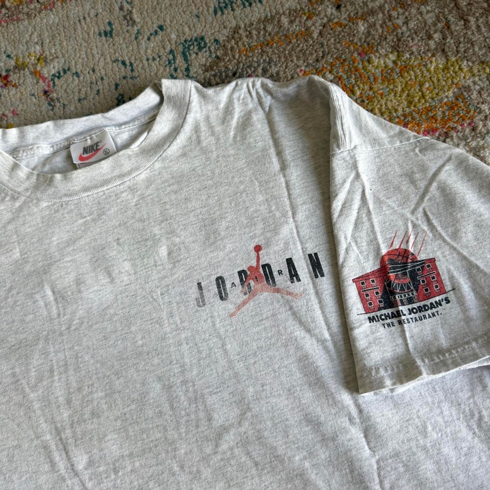 Vintage 90s Nike Michael Jordan's Restaurant T-Shirt Mens XL Grey USA